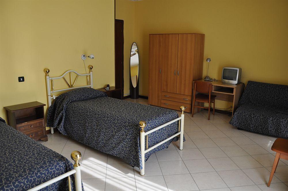 Albergo Ristorante Pomodoro Omegna Exterior foto